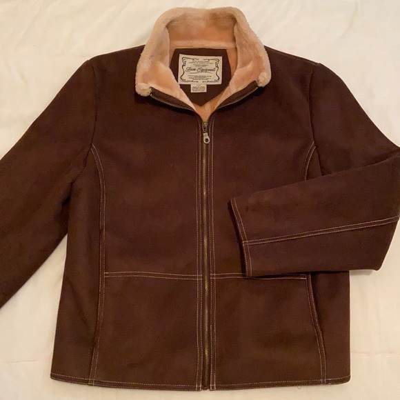 Woman’s warm coat - Picture 1 of 8